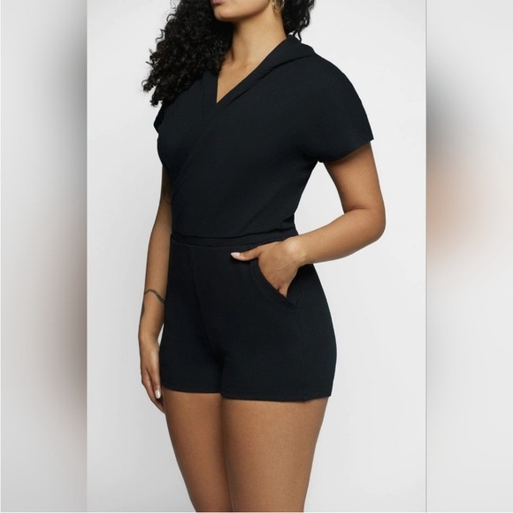 NAMA Toronto Enlighten Black Short Sleeve Romper Surplice Neck Hoodie Size 2X